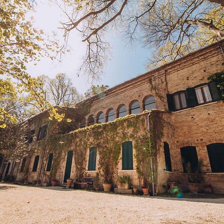 The Baron'S Estate Hotel Torre de' Passeri Екстериор снимка