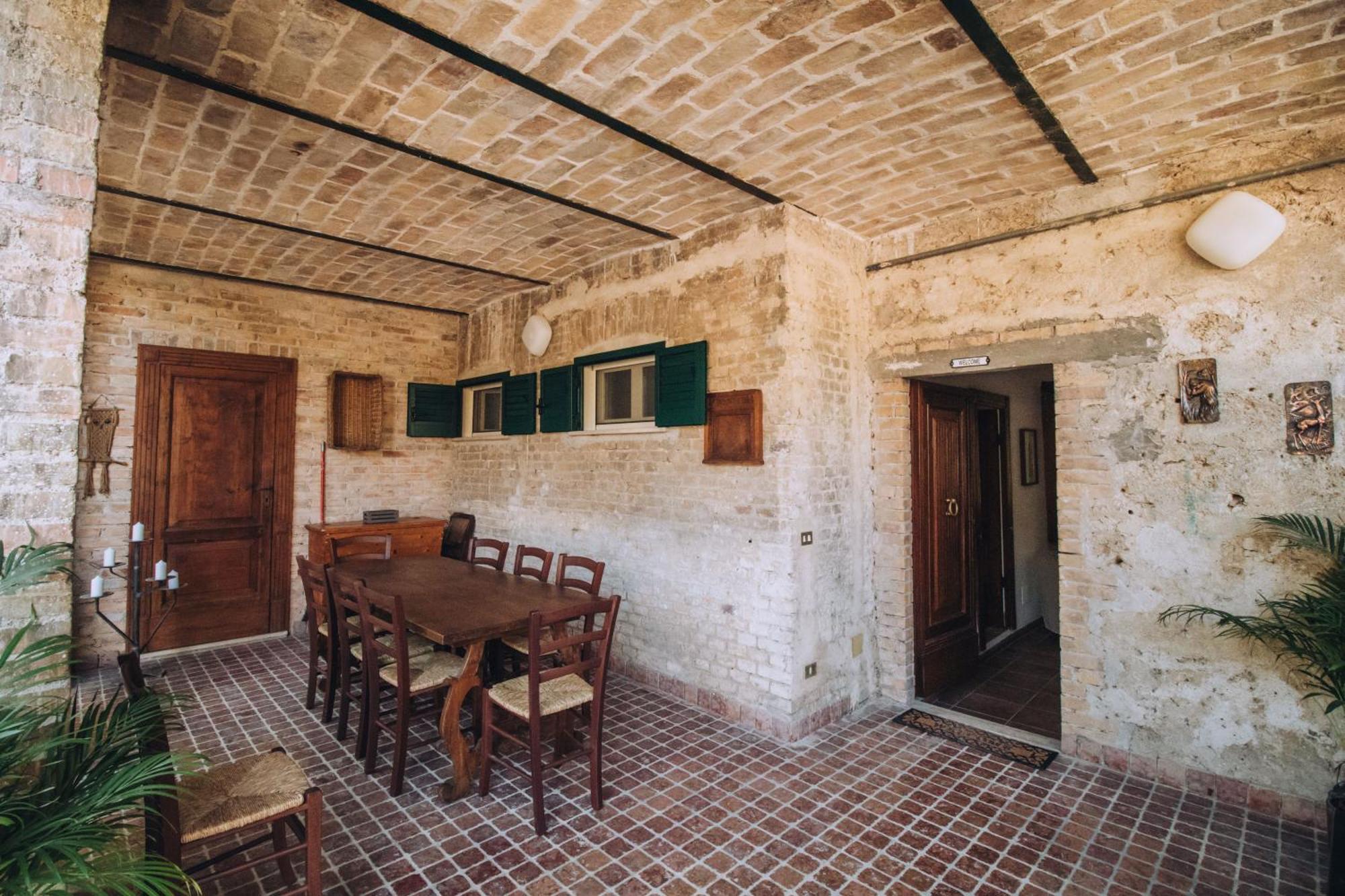The Baron'S Estate Hotel Torre de' Passeri Екстериор снимка