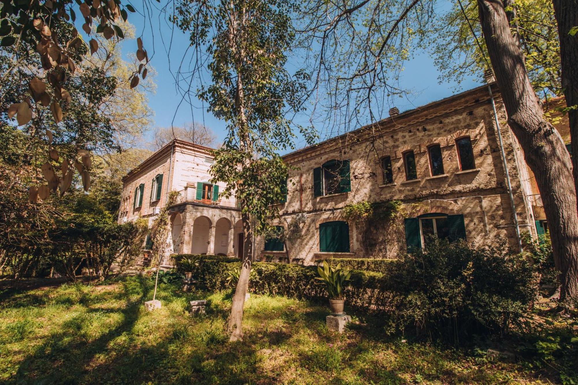The Baron'S Estate Hotel Torre de' Passeri Екстериор снимка